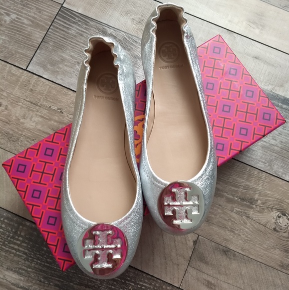 Tory Burch Shoes - NIB Tory Burch Minnie Flat sz 7